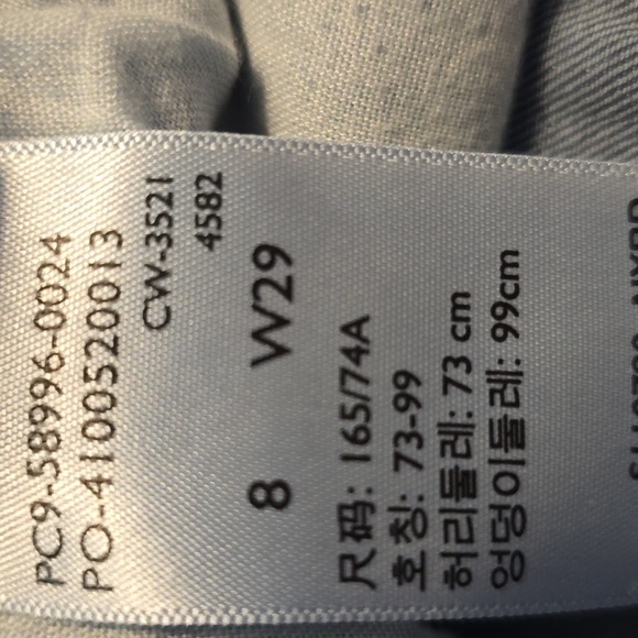 Levi Signature Blue Ankle Cropped Jeans with Distressed Details Size 8 (Womens) - Picture 6 of 6